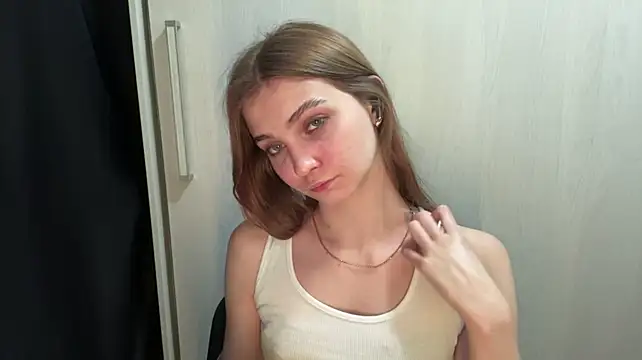 Babysmall_girl: διαδικτυακό σόου στην κάμερα
