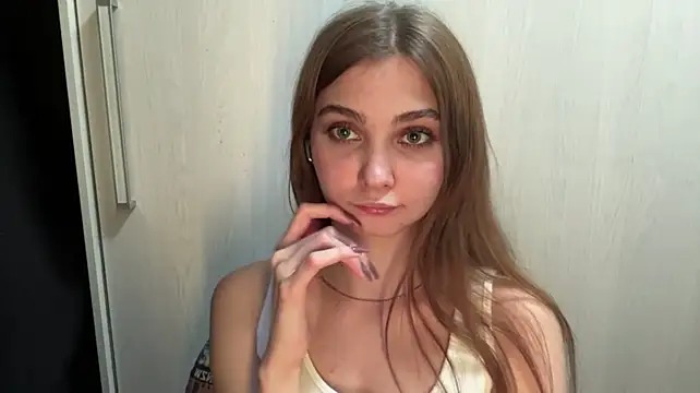 Pokazy przed kamerką – Babysmall_girl