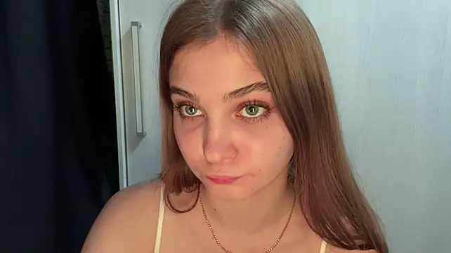 Pokazy przed kamerką – Babysmall_girl