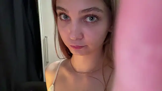 Babysmall_girl Show in webcam