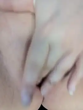 AkuManis webcam show