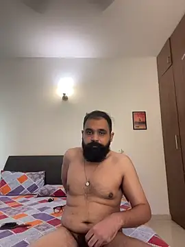 Show modela ThatBeardDude na web-kameri