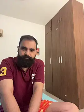 Show modela ThatBeardDude na web-kameri