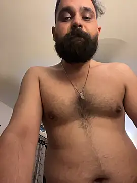 Show modela ThatBeardDude na web-kameri