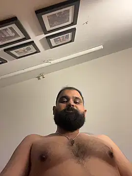 ThatBeardDude Show in webcam