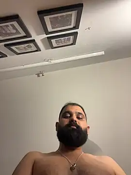 Pokazy przed kamerką – ThatBeardDude