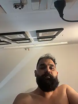 Pokazy przed kamerką – ThatBeardDude