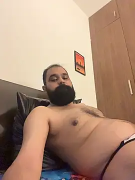 Show modela ThatBeardDude na web-kameri