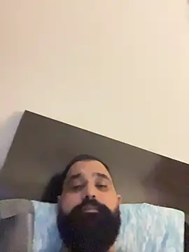 ThatBeardDude Show in webcam