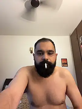 Show modela ThatBeardDude na web-kameri