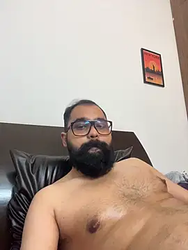הופעת וובקאם של ThatBeardDude