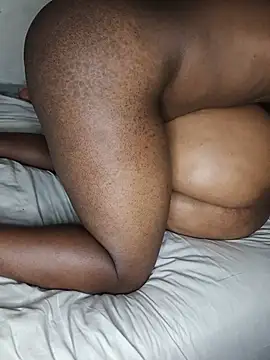 Pokazy przed kamerką – PussyPounderBlackD