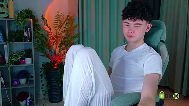 moon_Gloww webcam show