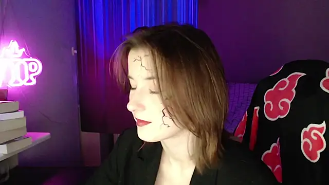 LunaXcherry Adlı Modelin Canlı XXX Sohbeti