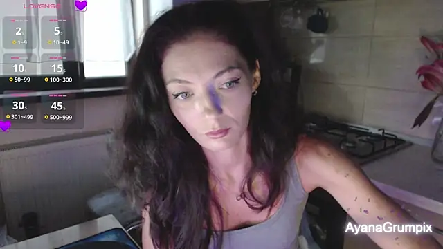 Chat +18 de AyanaGrumpix ao vivo
