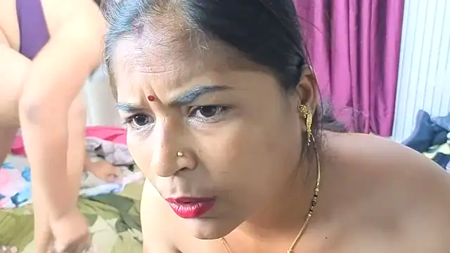 Webkamerová show queen__mumbai