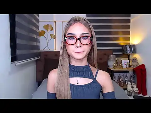 Webkamerová show JuicyCockThea