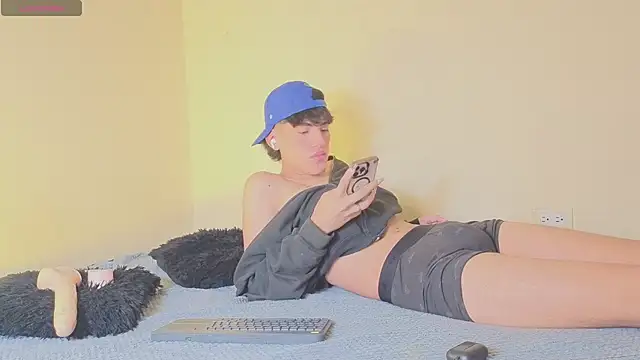max_femboy ওয়েবক্যাম শো