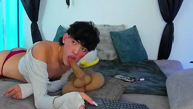 max_femboy 网络视讯表演