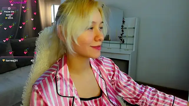 EmilyTrase's Webcam Show