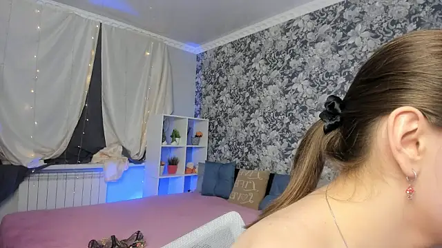 Coraline_kitty Webcam show