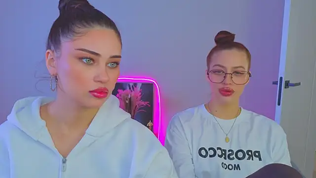 Sofia_Plump: вебкам-шоу