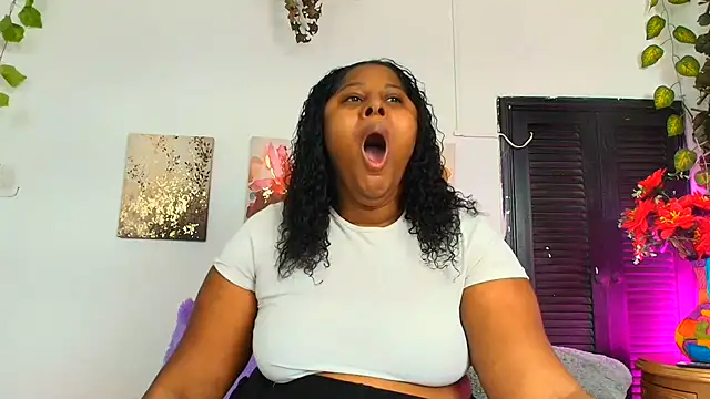 Chat XXX en directo de AlexaRousse4u