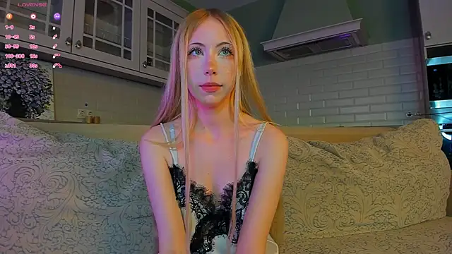 UWU_flower Chat XXX in diretta