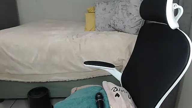 Živá chatovací místnost YummyMelxx