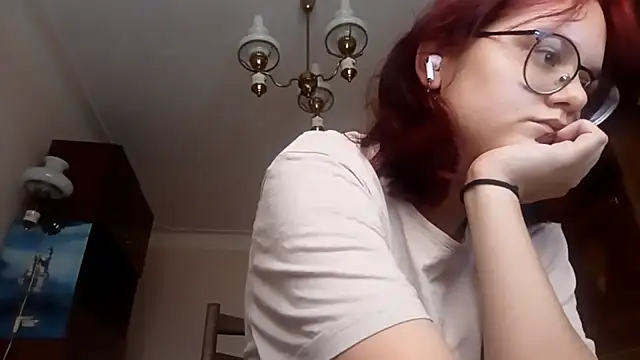 Show modela MoraHeartz na web-kameri