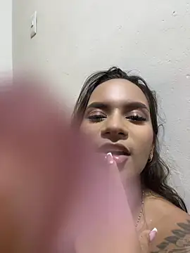 amara_wet04 Adlı Modelin Web Kamerası Şovu
