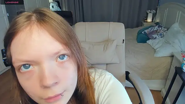 LavenderMitten Show Webcam