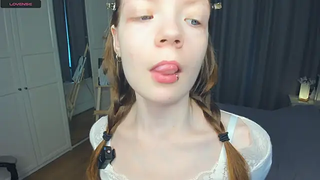LavenderMitten Chat XXX live