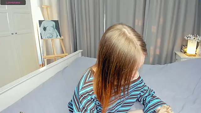 Chat XXX en directo de LavenderMitten