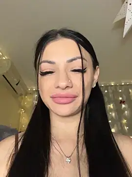 Layana_Ro – Live XXX-chat