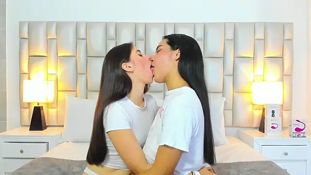 عرض كام paola_katy_dicks