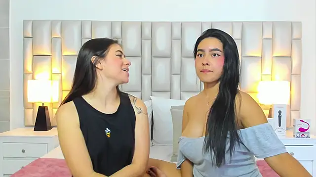 paola_katy_dicks webcam show