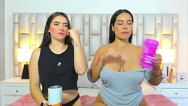 عرض كام paola_katy_dicks