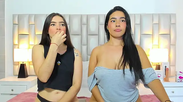 عرض كام paola_katy_dicks