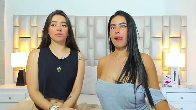paola_katy_dicks Webcam show