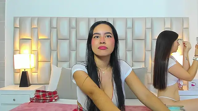 Show modela paola_katy_dicks na web-kameri