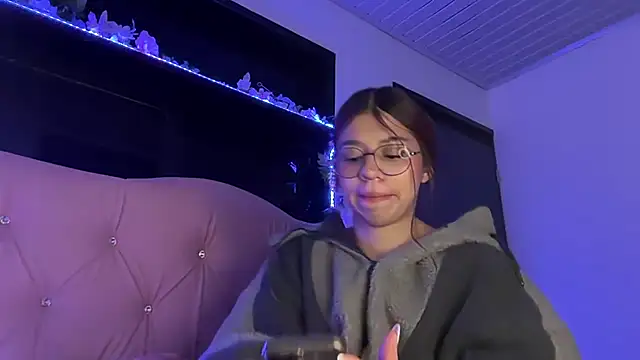Chatroom XXX en direct de its_raquelle