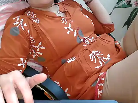 _chitranshi's Webcam Show