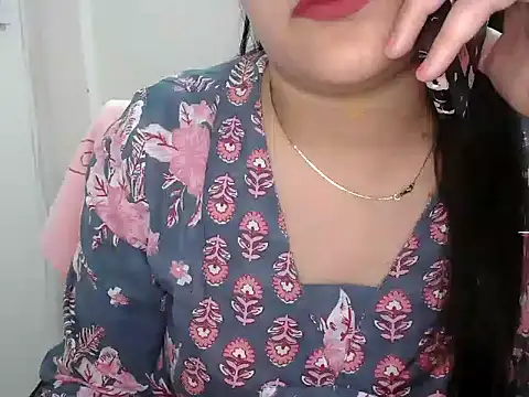 _chitranshi's Webcam Show