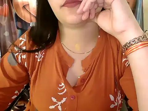 _chitranshi Adlı Modelin Canlı XXX Sohbeti