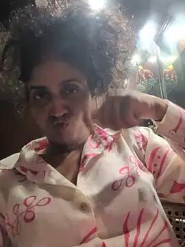 הופעת וובקאם של sexysilmy