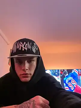 הופעת וובקאם של Bigdickaiden777
