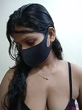 Nakedgirl07 Adlı Modelin Canlı XXX Sohbeti