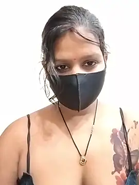 Nakedgirl07 élő XXX-chatje