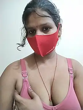 Nakedgirl07 Adlı Modelin Canlı XXX Sohbeti